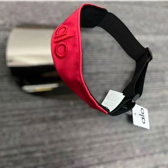 Alo Airlift Solar Visor - Red - Picture 2 of 3